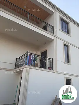 Satılır 6 otaqlı həyət evi 472 m²