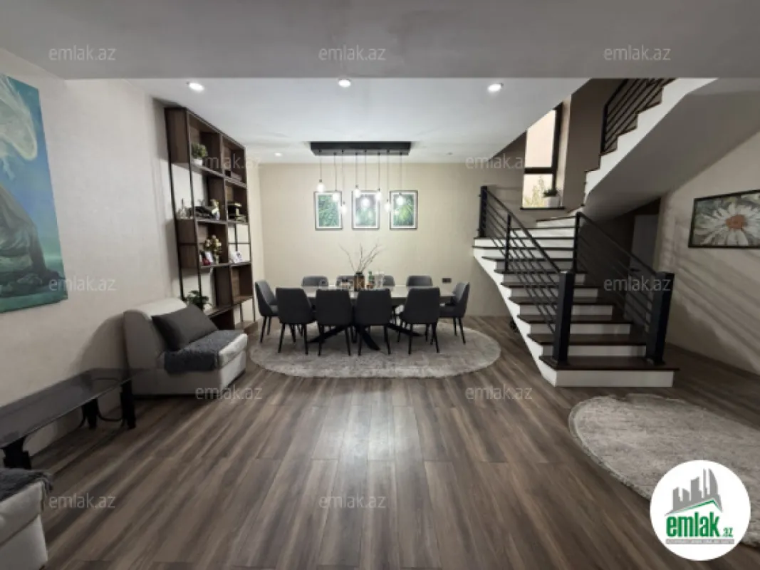 Satılır 7 otaqlı mənzil 220 m²