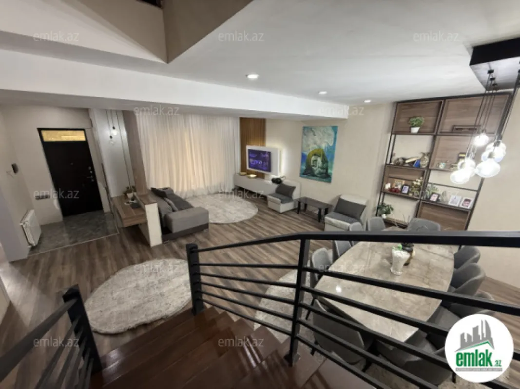 Satılır 7 otaqlı mənzil 220 m²