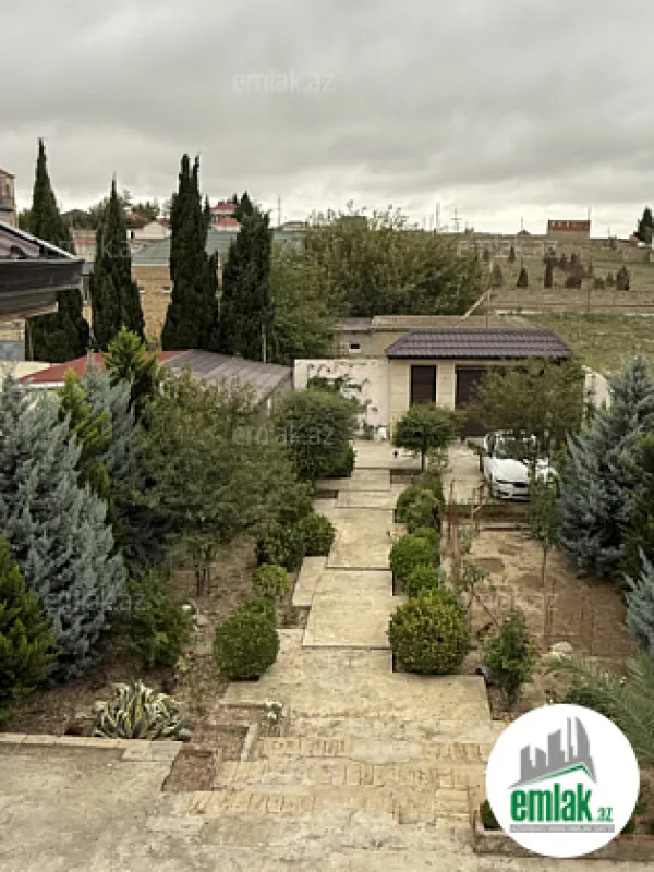 Satılır 7 otaqlı mənzil 220 m²