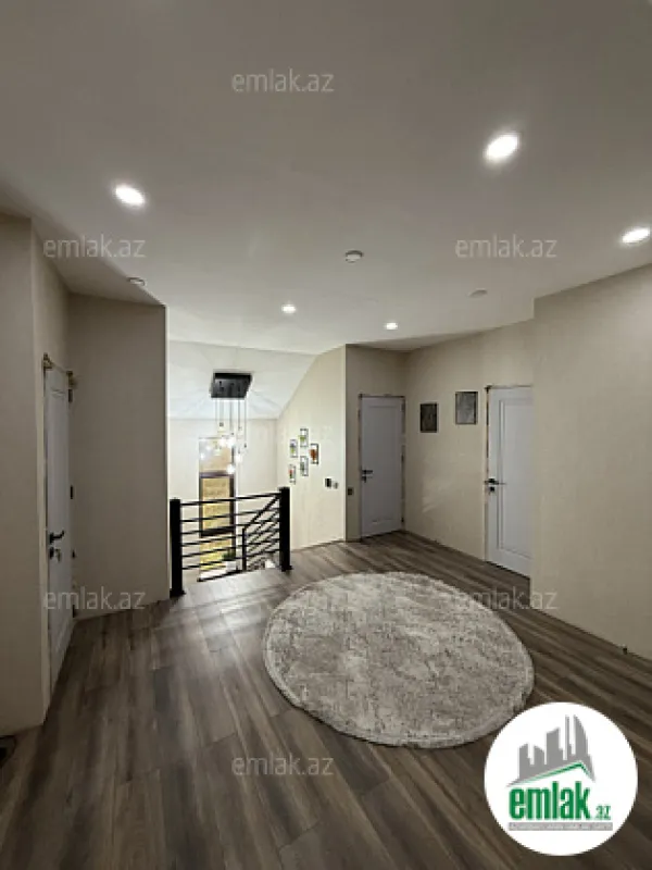 Satılır 7 otaqlı mənzil 220 m²