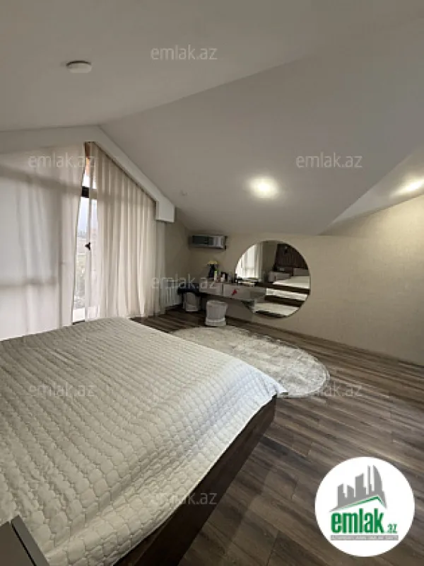 Satılır 7 otaqlı mənzil 220 m²