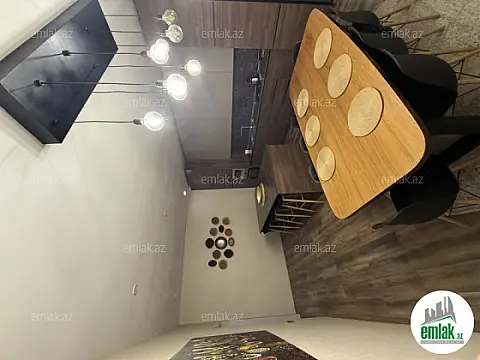 Satılır 7 otaqlı mənzil 220 m²