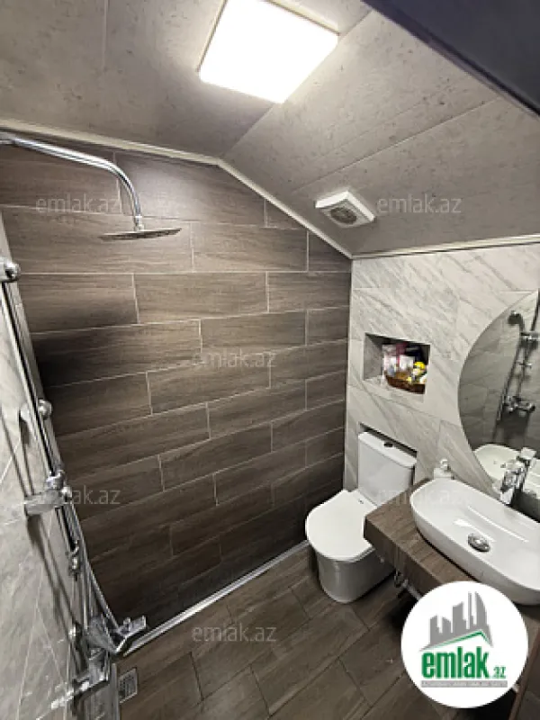 Satılır 7 otaqlı mənzil 220 m²