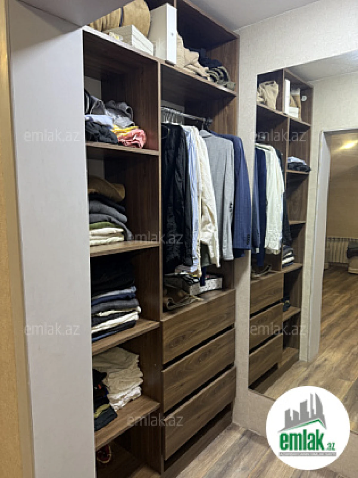 Satılır 7 otaqlı mənzil 220 m²