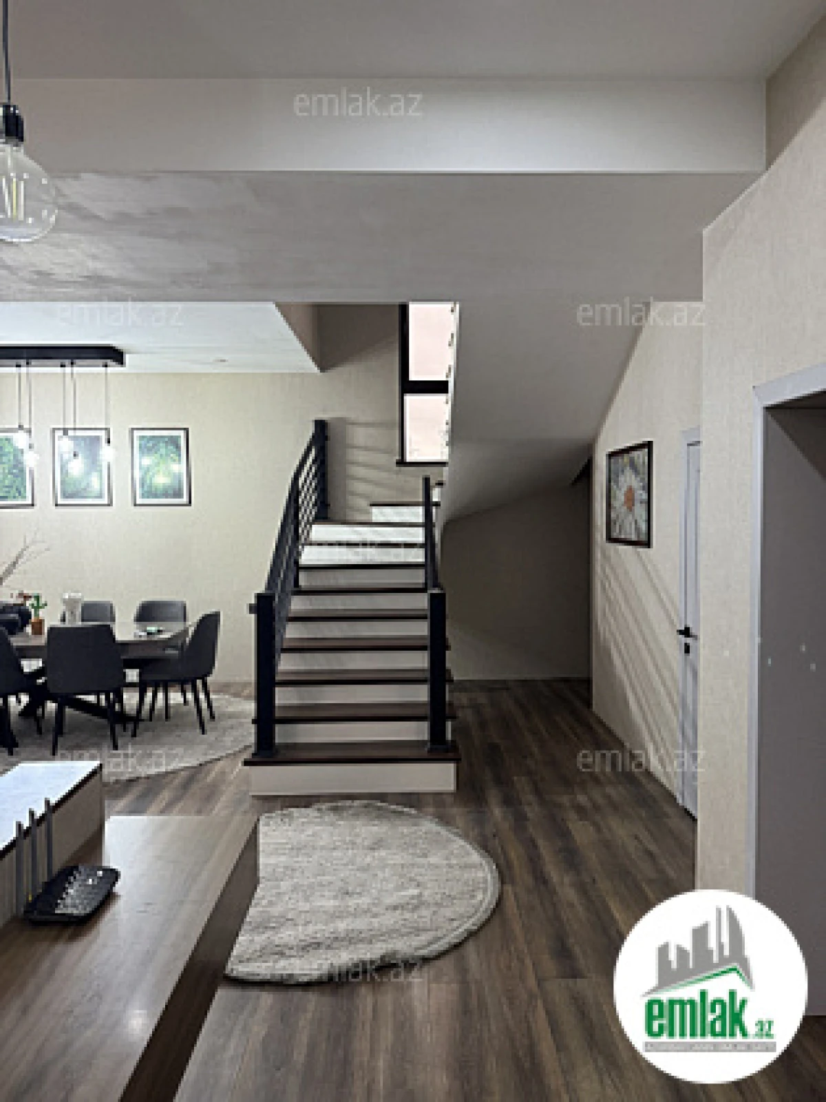 Satılır 7 otaqlı mənzil 220 m²