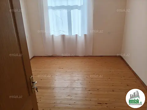 Satılır 4 otaqlı həyət evi 165 m²