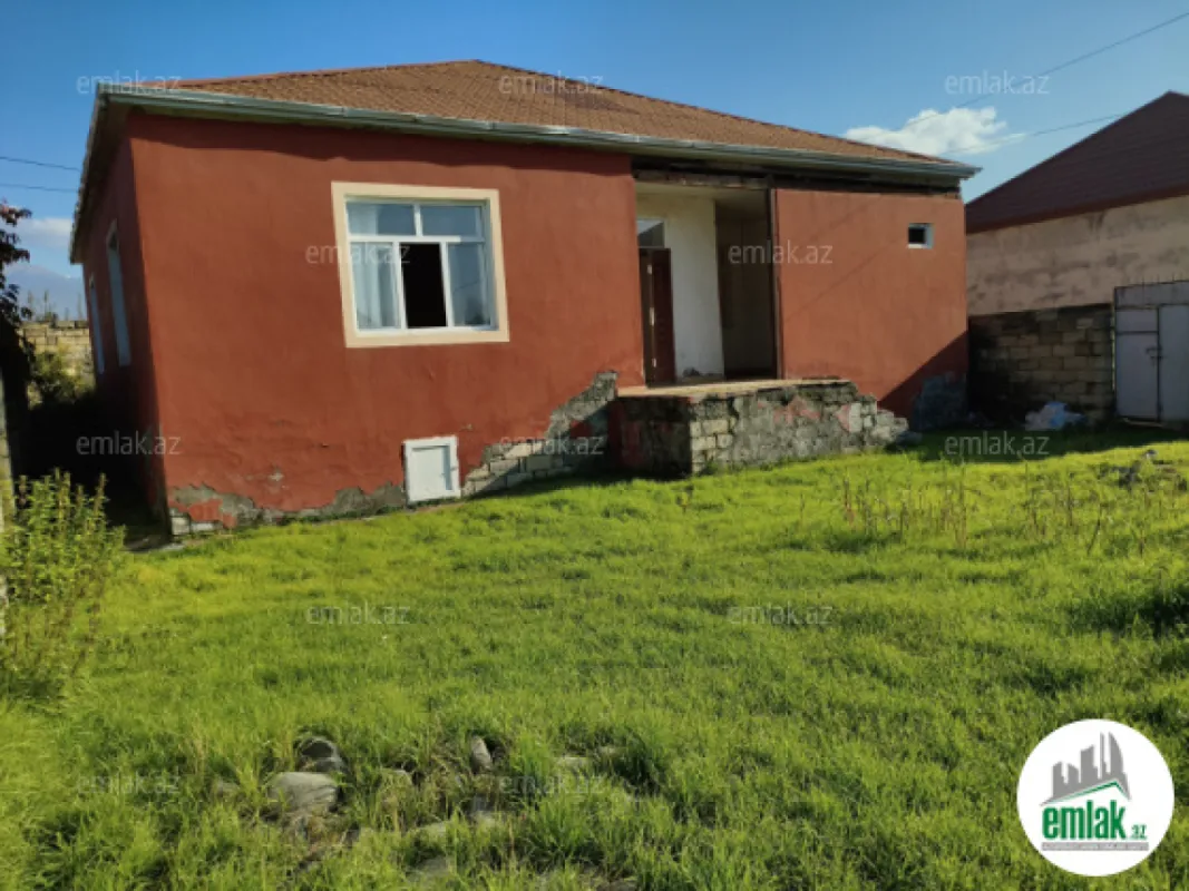 Satılır 4 otaqlı həyət evi 165 m²