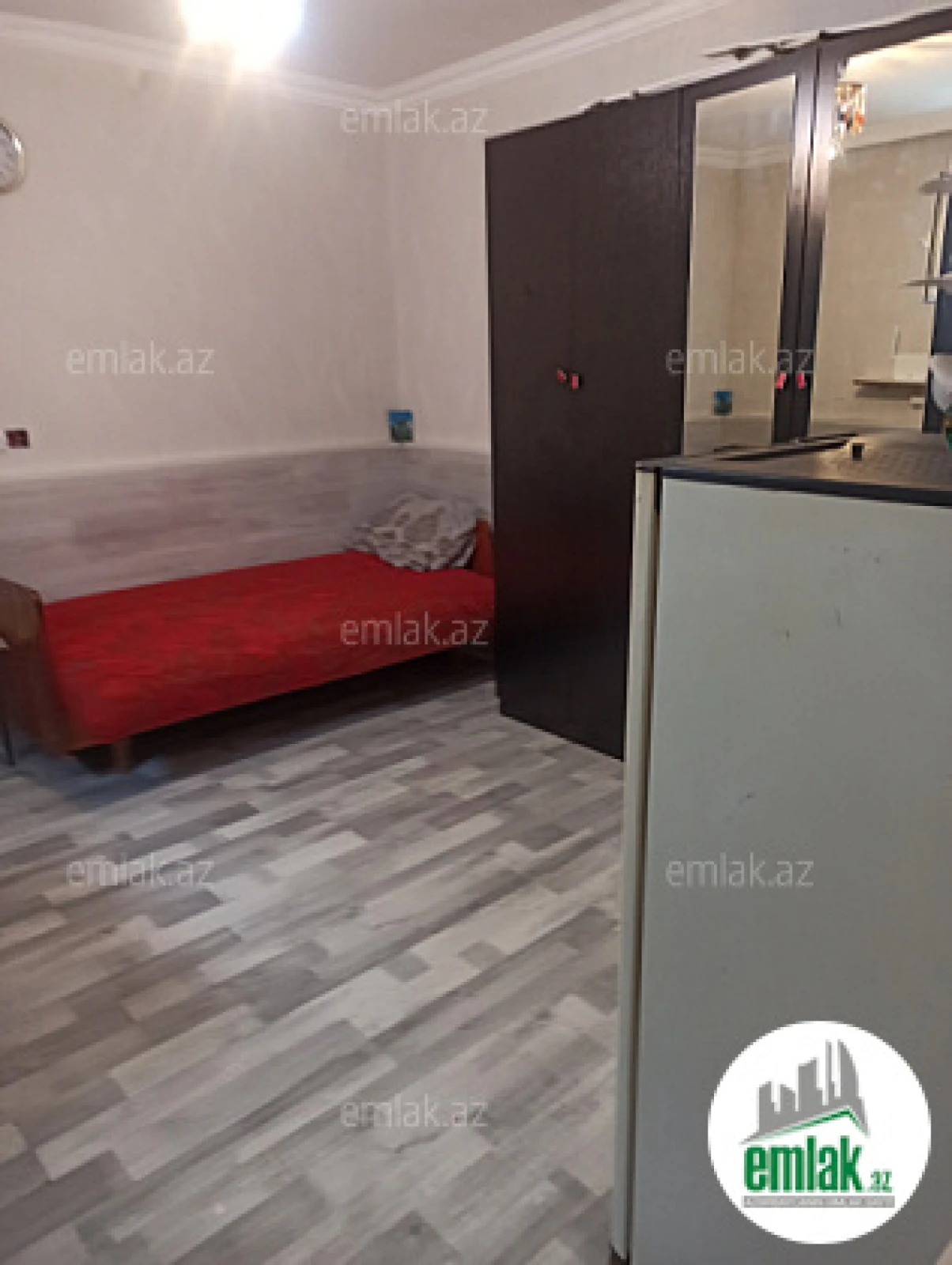 Satılır 1 otaqlı köhnə tikili 20 m²
