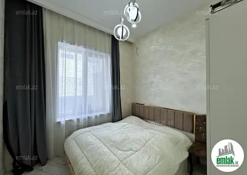 Satılır 4 otaqlı mənzil 140 m²