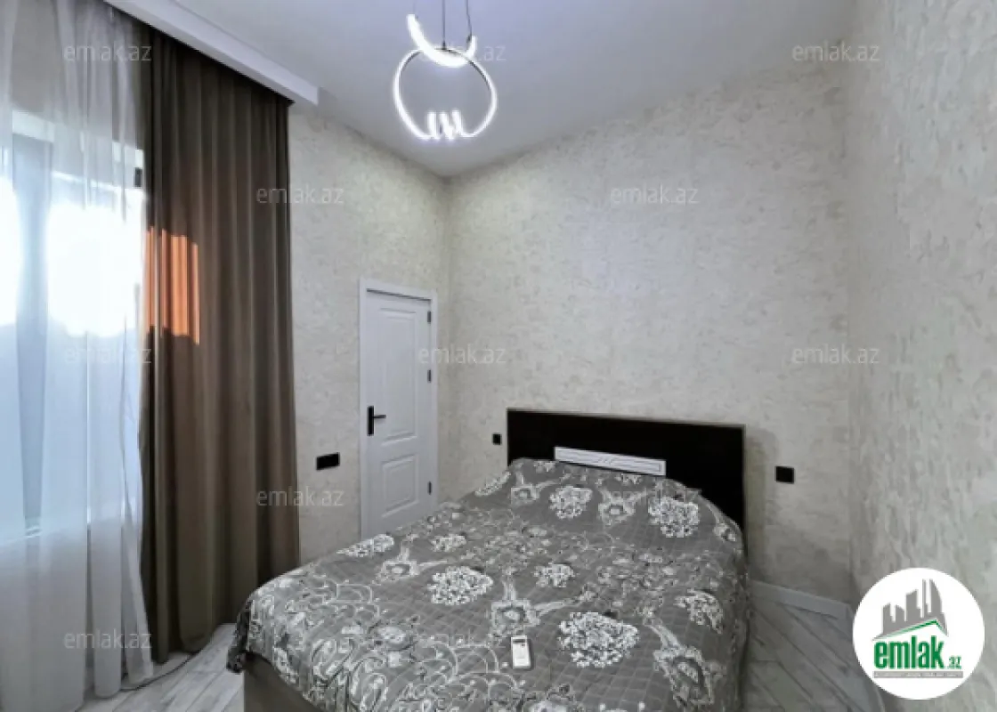 Satılır 4 otaqlı mənzil 140 m²