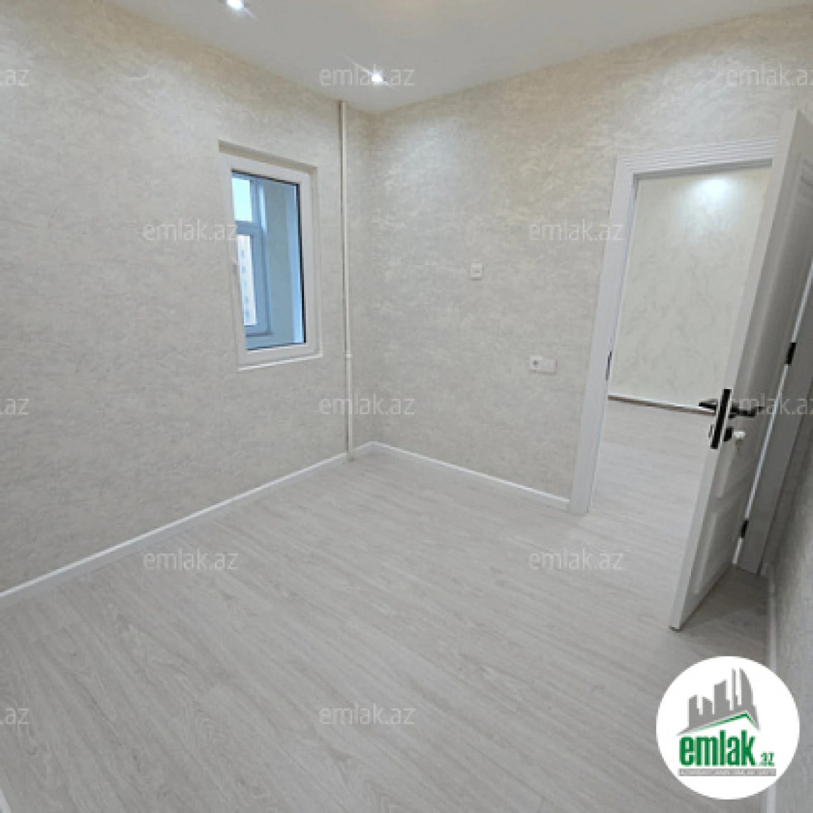 Satılır 2 otaqlı köhnə tikili 33 m²