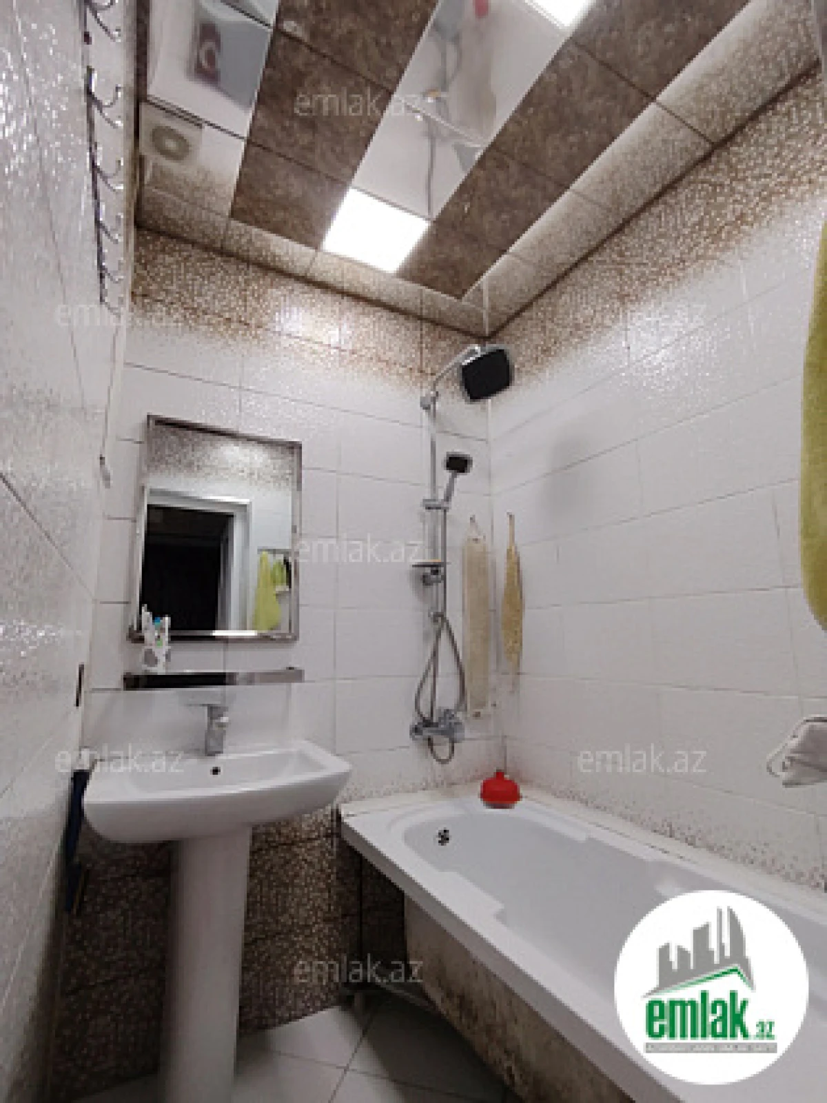 Satılır 3 otaqlı köhnə tikili 60 m²