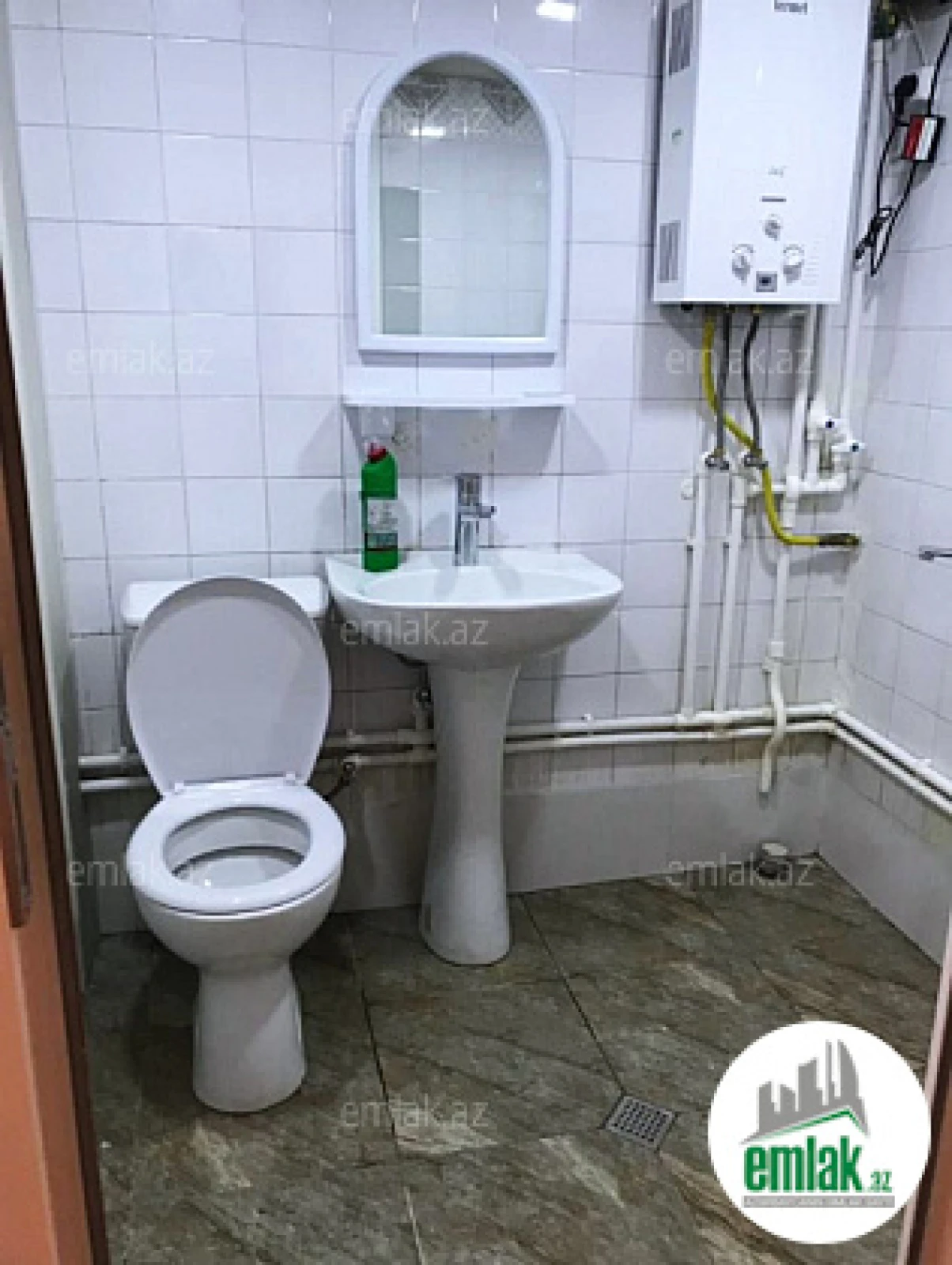 Satılır 3 otaqlı yeni tikili 40 m²