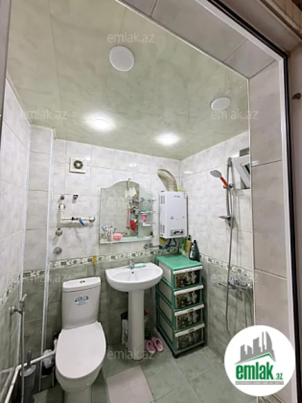 Satılır 3 otaqlı köhnə tikili 75 m²