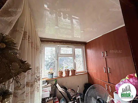 Satılır 3 otaqlı köhnə tikili 75 m²