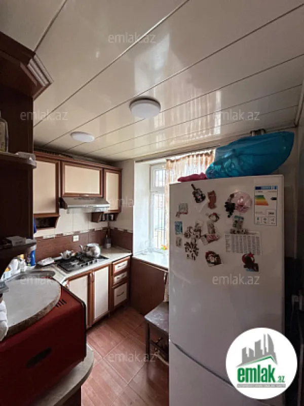 Satılır 3 otaqlı köhnə tikili 75 m²