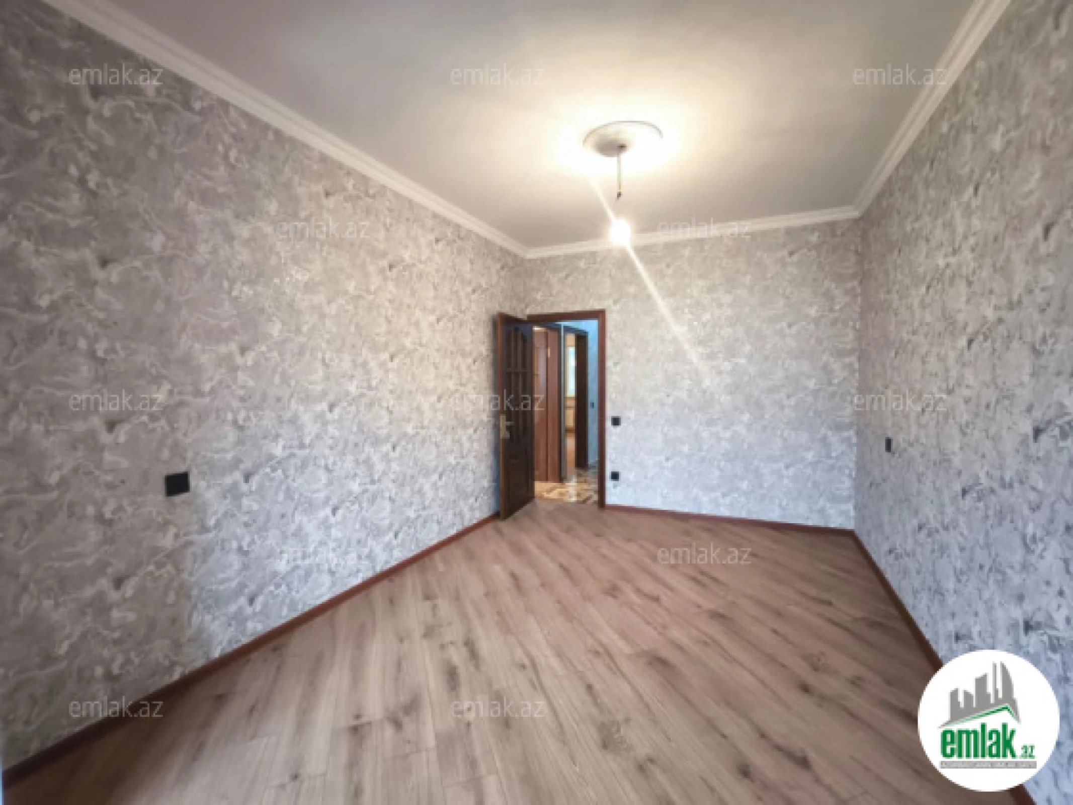 Satılır 3 otaqlı köhnə tikili 90 m²