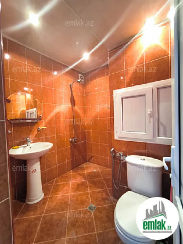 Satılır 3 otaqlı köhnə tikili 90 m²