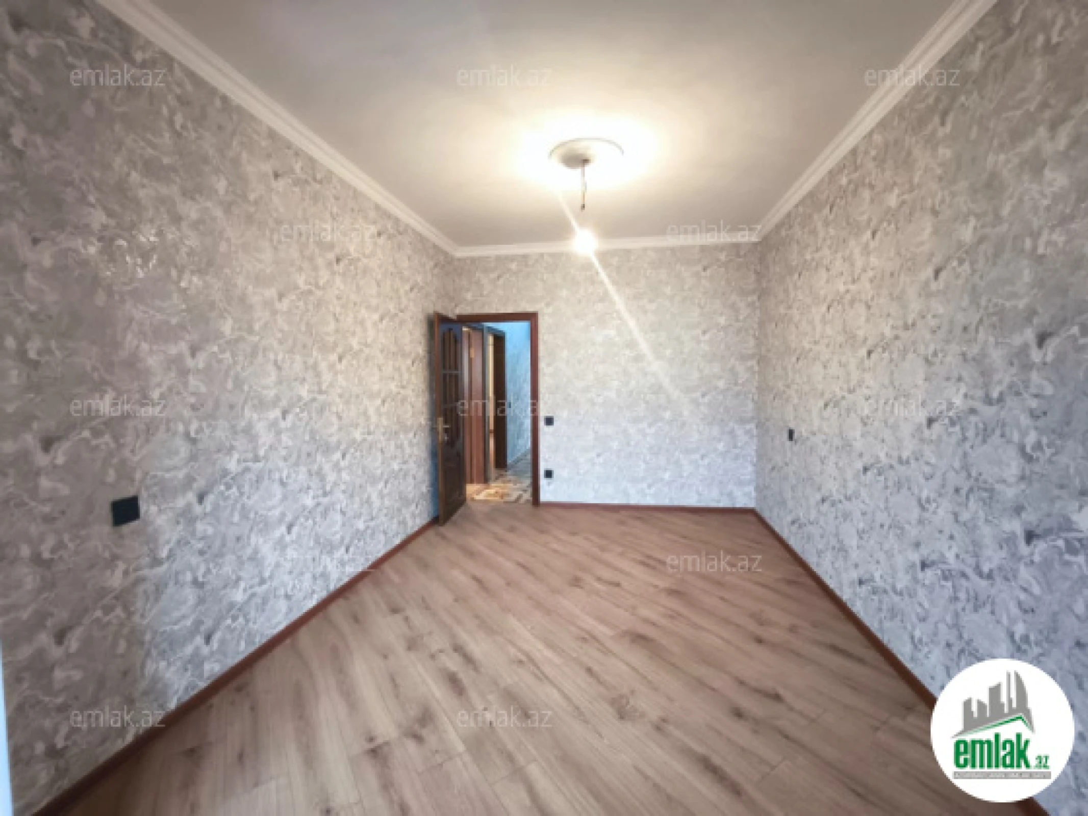 Satılır 3 otaqlı köhnə tikili 90 m²
