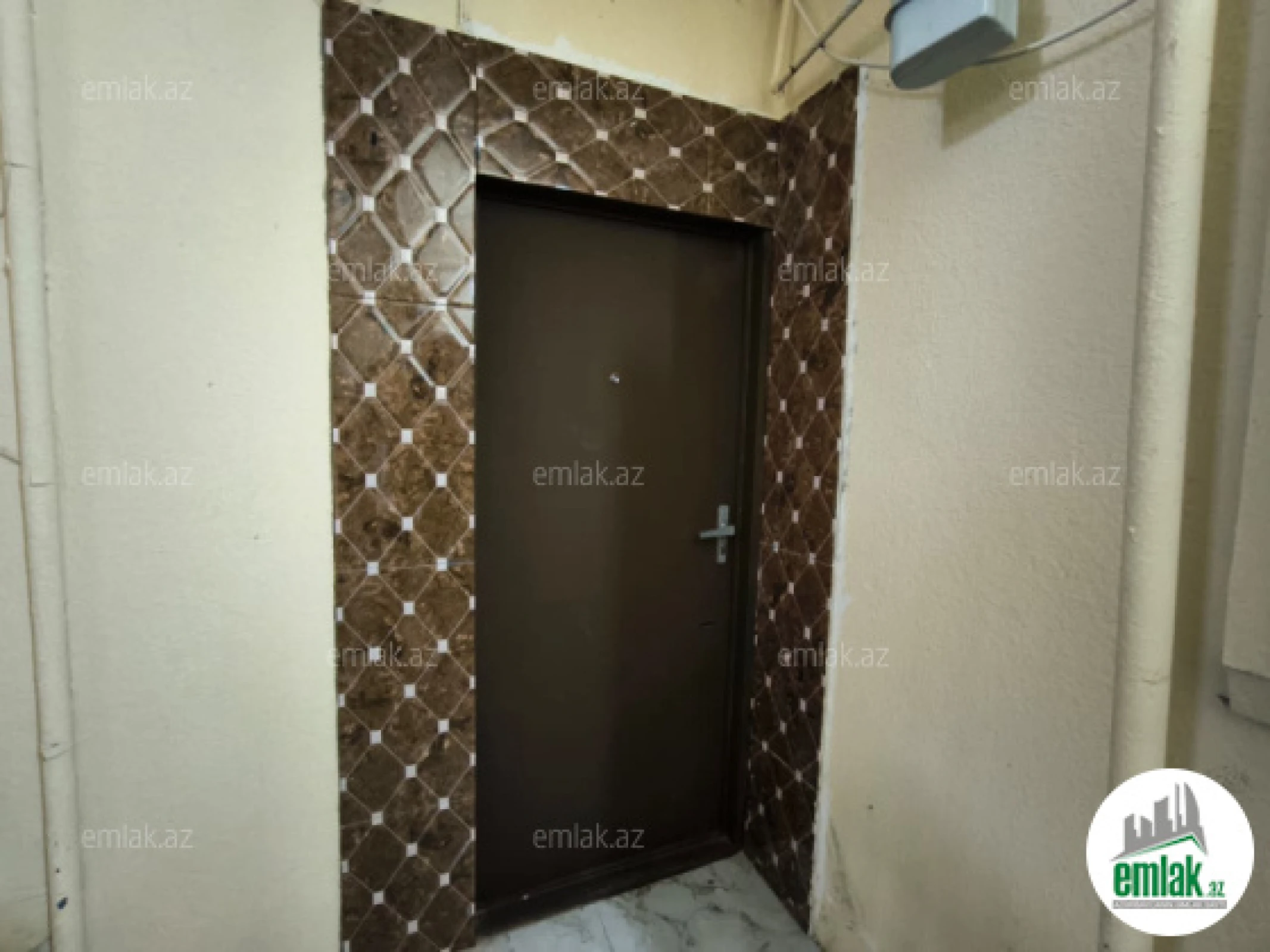 Satılır 3 otaqlı köhnə tikili 90 m²