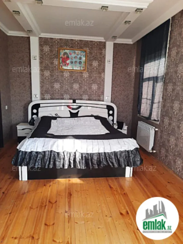 Satılır 5 otaqlı həyət evi 200 m²