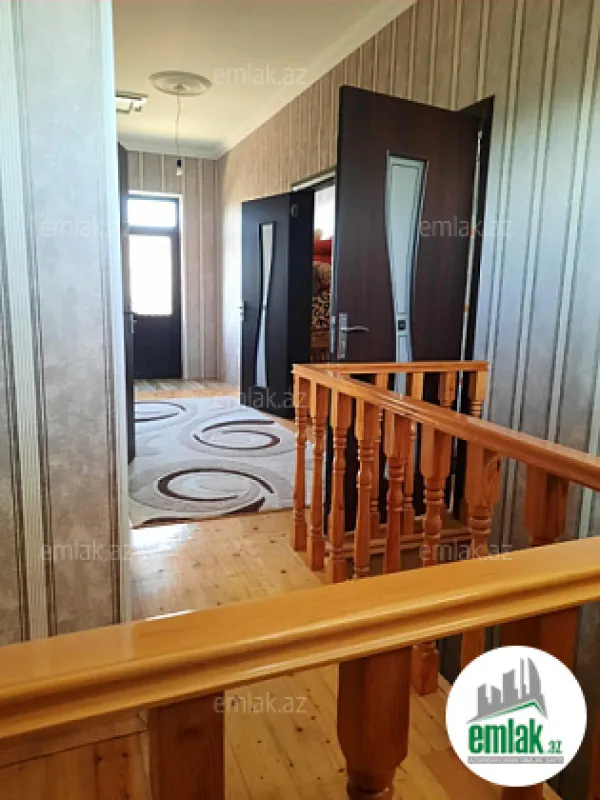 Satılır 5 otaqlı həyət evi 200 m²