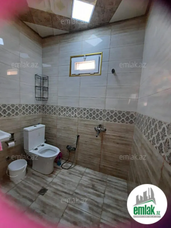 Satılır 5 otaqlı həyət evi 200 m²