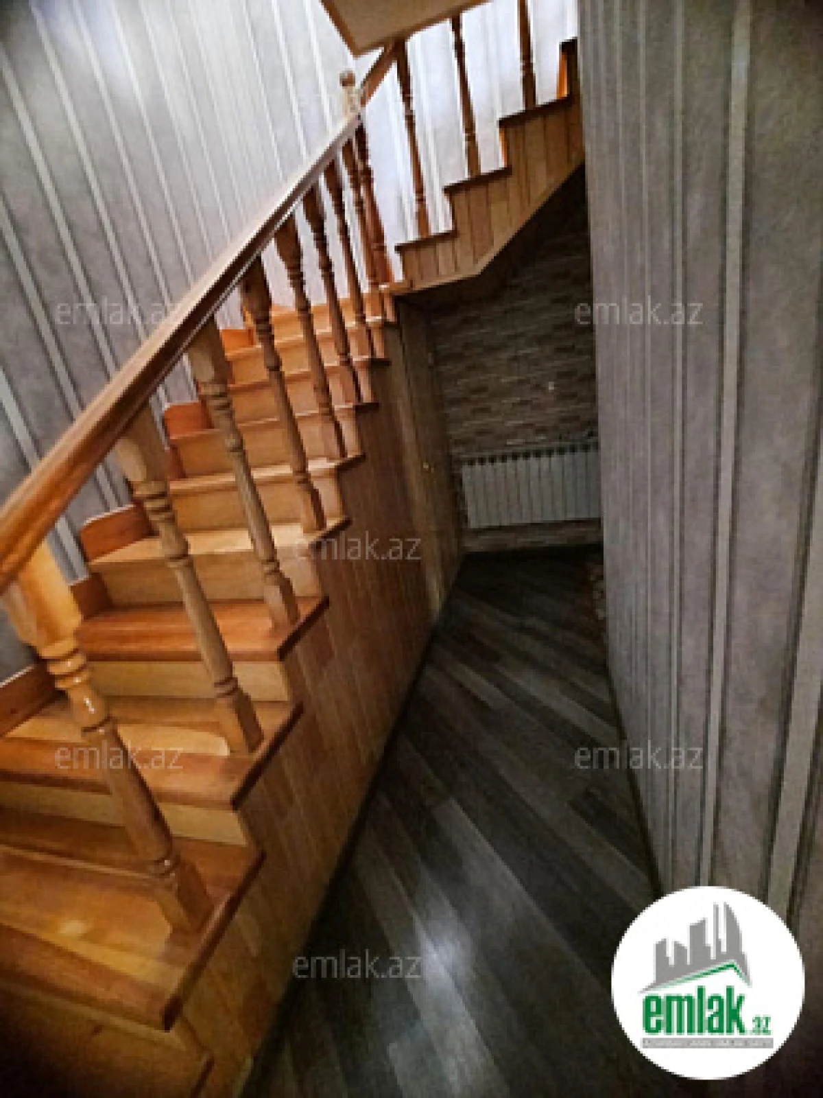 Satılır 5 otaqlı həyət evi 200 m²