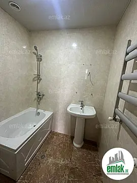 Satılır 3 otaqlı yeni tikili 77 m²