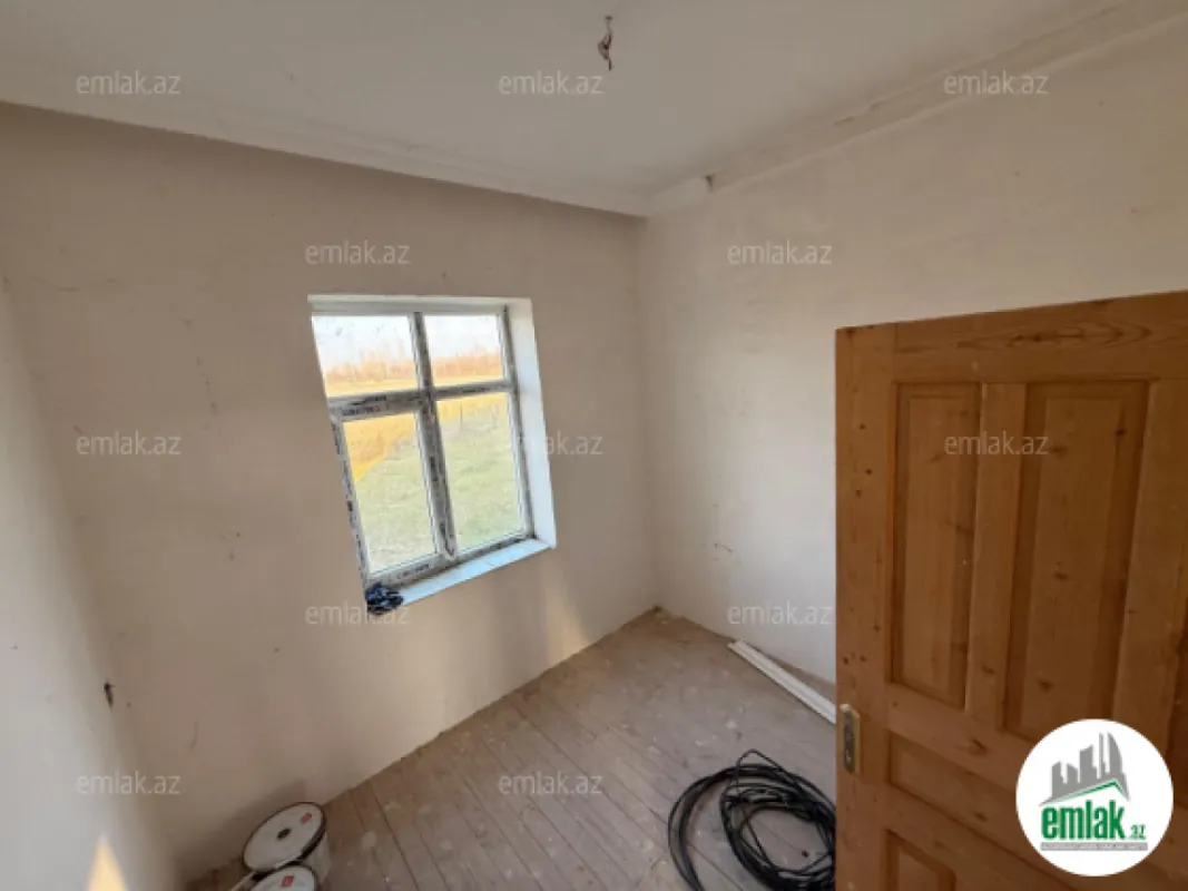 Satılır 3 otaqlı mənzil 47.4 m²