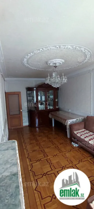 Satılır 4 otaqlı köhnə tikili 120 m²
