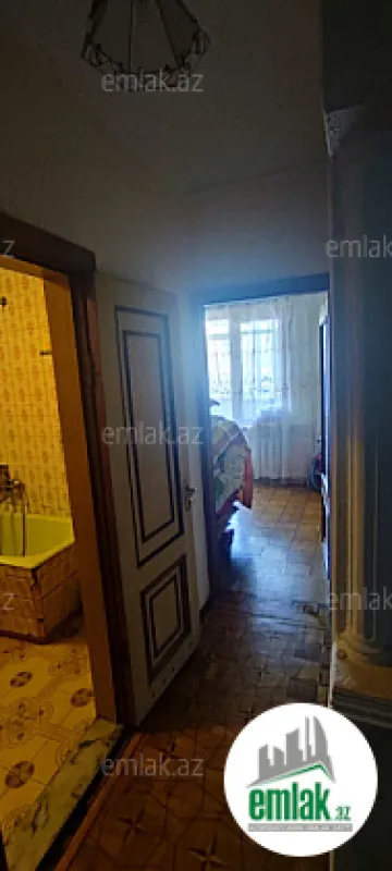 Satılır 4 otaqlı köhnə tikili 120 m²