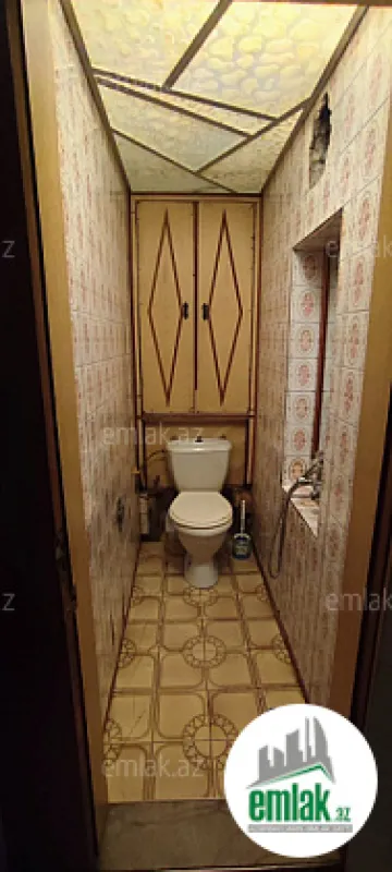 Satılır 4 otaqlı köhnə tikili 120 m²