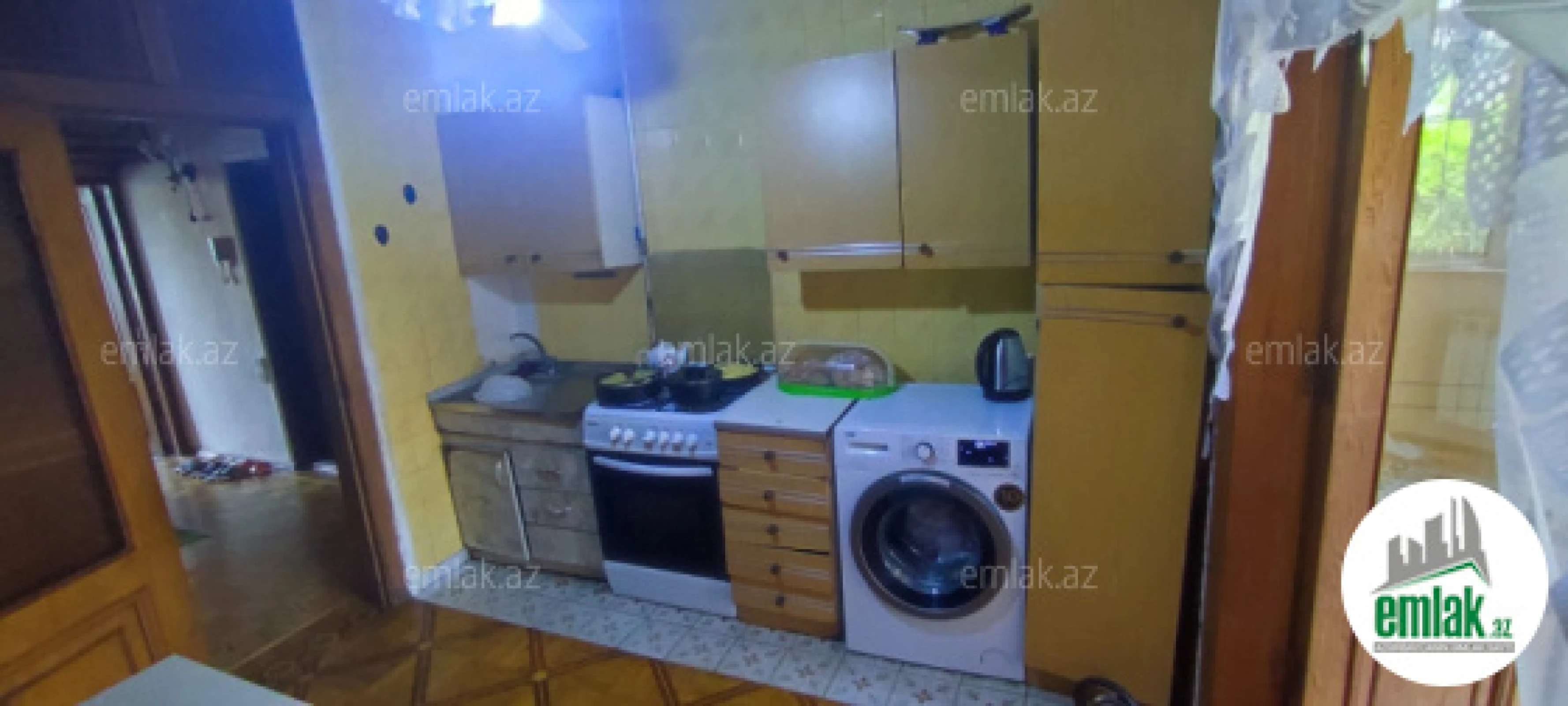 Satılır 4 otaqlı köhnə tikili 120 m²