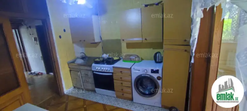 Satılır 4 otaqlı köhnə tikili 120 m²