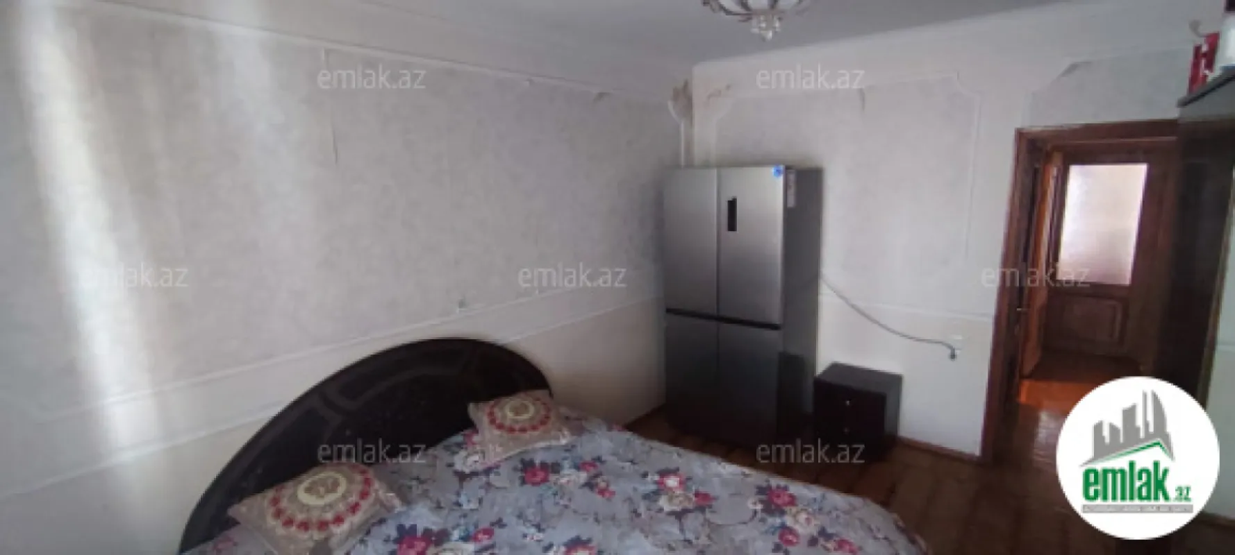 Satılır 4 otaqlı köhnə tikili 120 m²