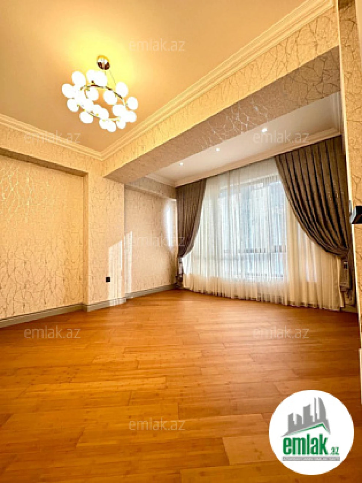 Satılır 4 otaqlı yeni tikili 215 m²