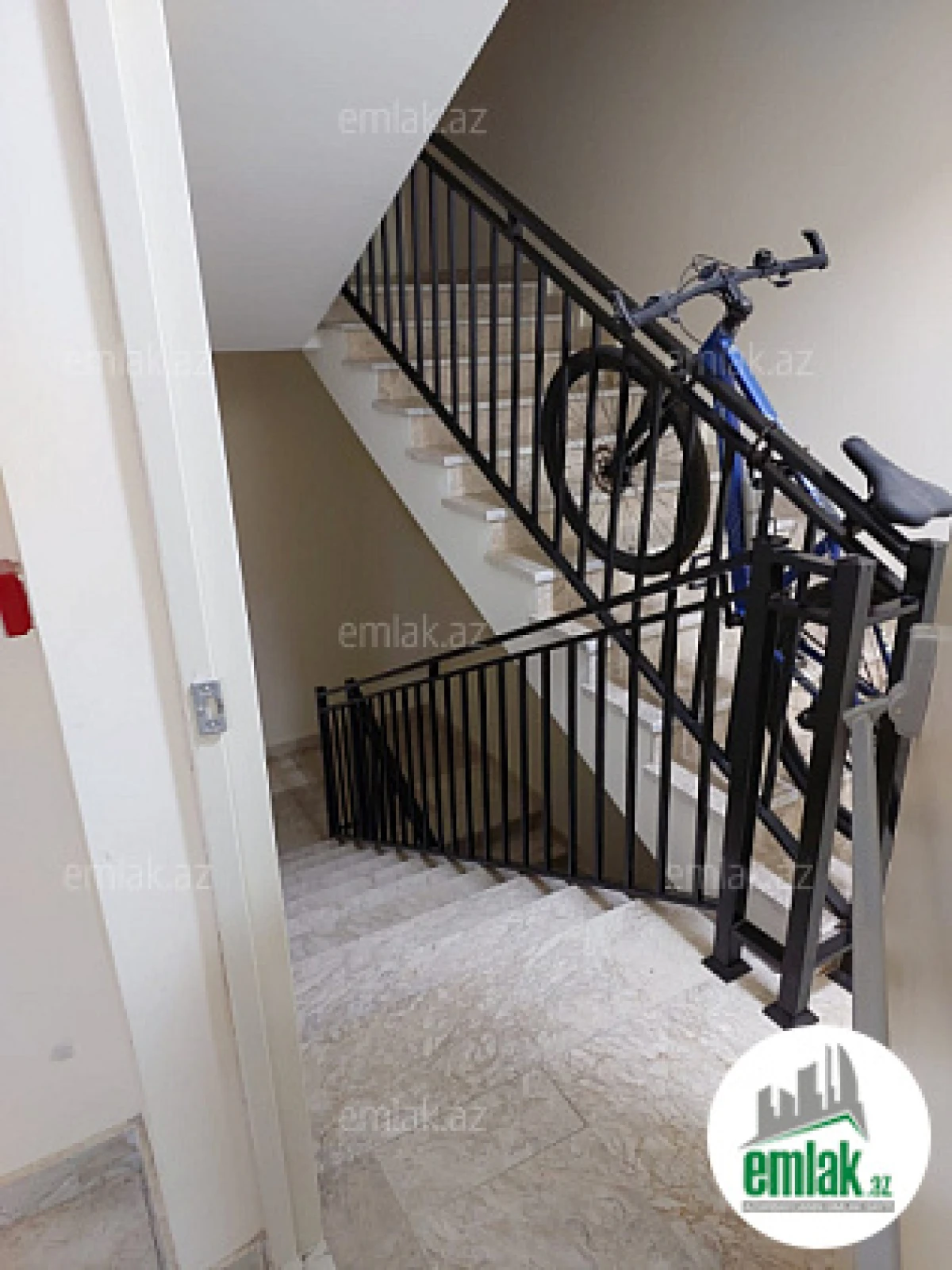 Satılır 2 otaqlı yeni tikili 60.6 m²