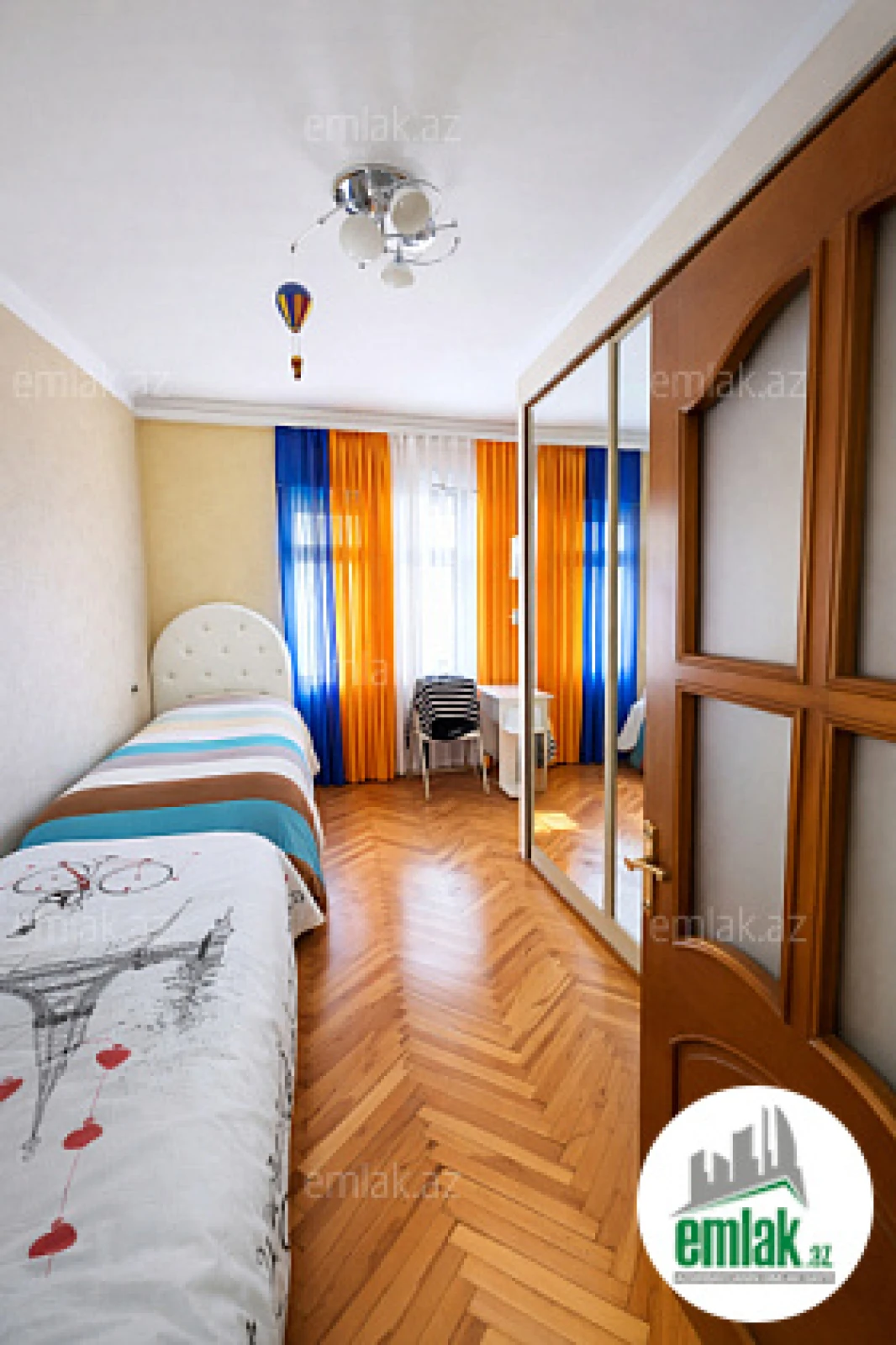 Satılır 4 otaqlı köhnə tikili 110 m²