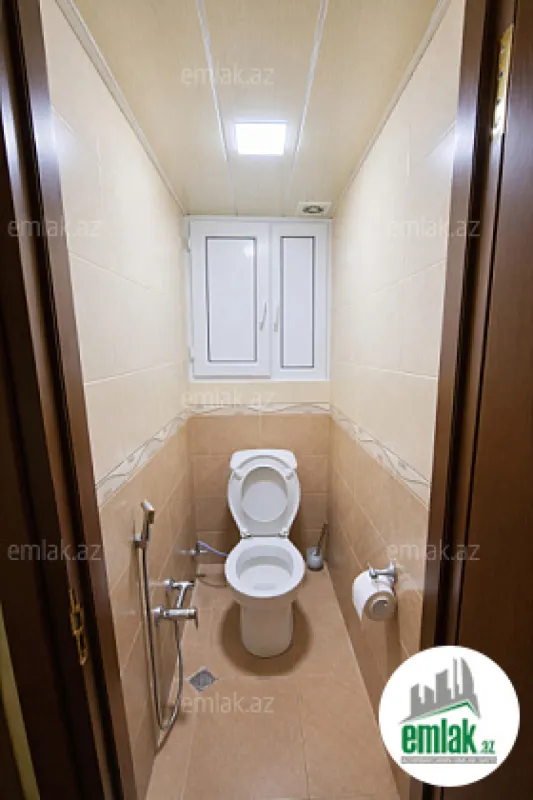 Satılır 4 otaqlı köhnə tikili 110 m²