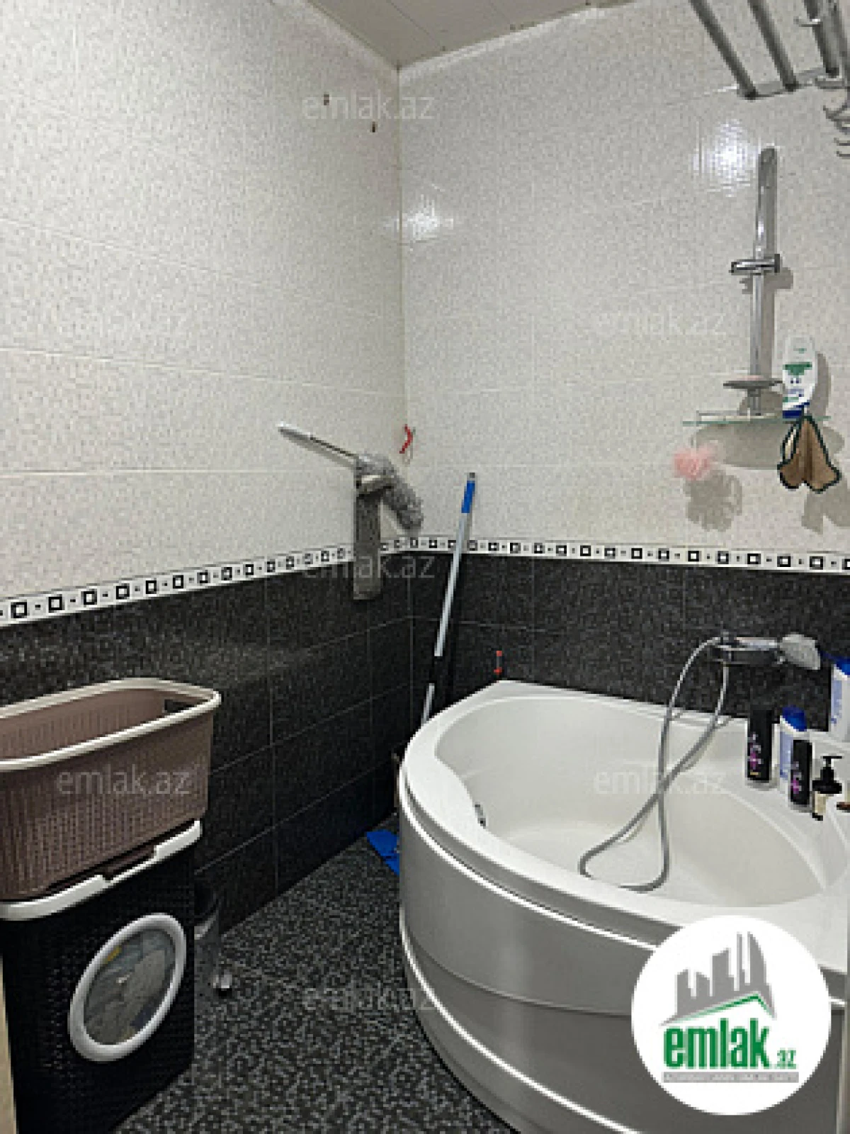 Satılır 3 otaqlı yeni tikili 105 m²