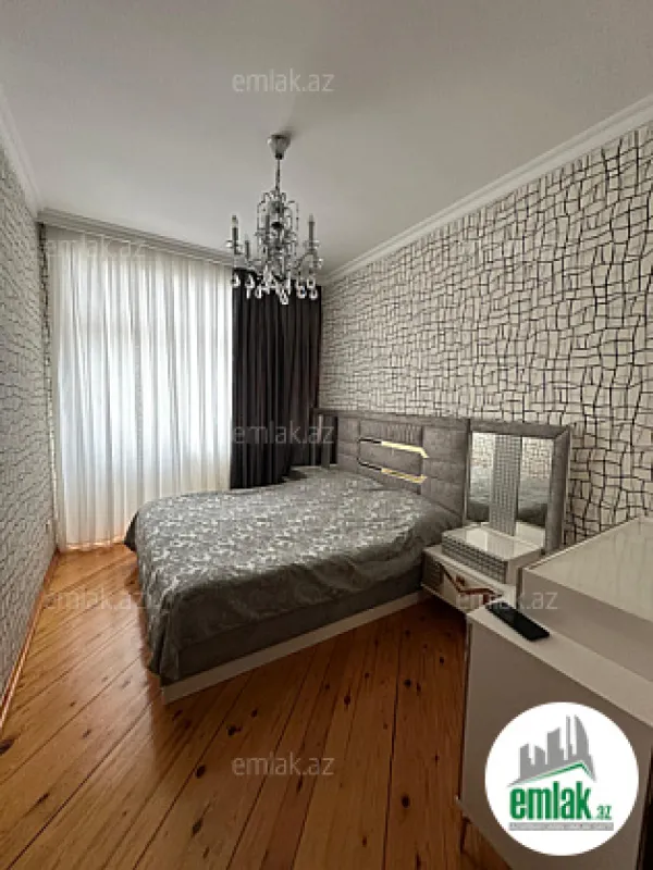 Satılır 3 otaqlı yeni tikili 105 m²