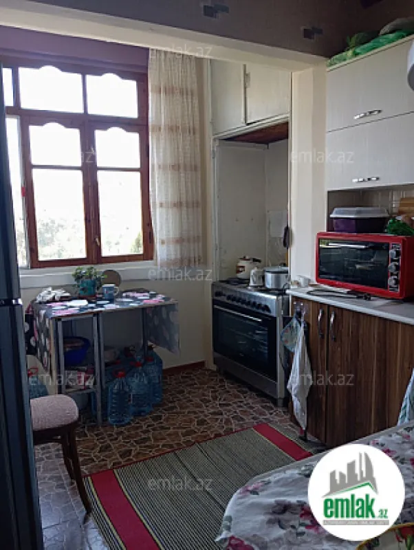 Satılır 3 otaqlı köhnə tikili 85 m²