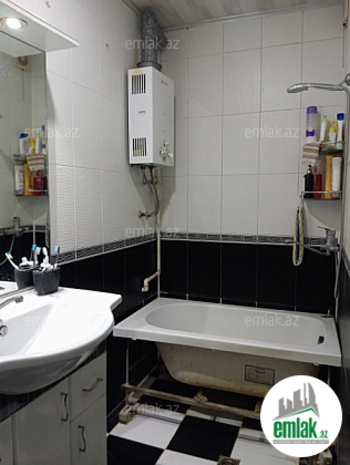 Satılır 3 otaqlı köhnə tikili 85 m²