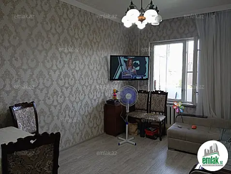 Satılır 3 otaqlı köhnə tikili 85 m²