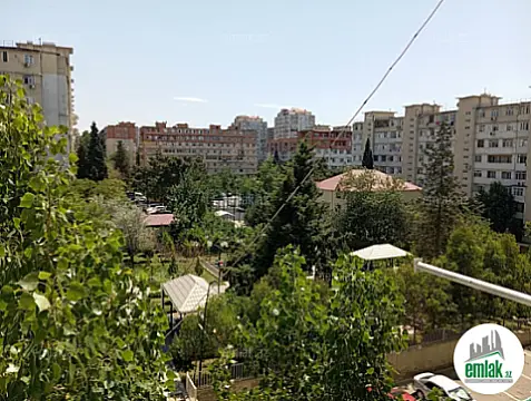 Satılır 3 otaqlı köhnə tikili 85 m²