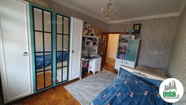 Satılır 3 otaqlı köhnə tikili 80 m²