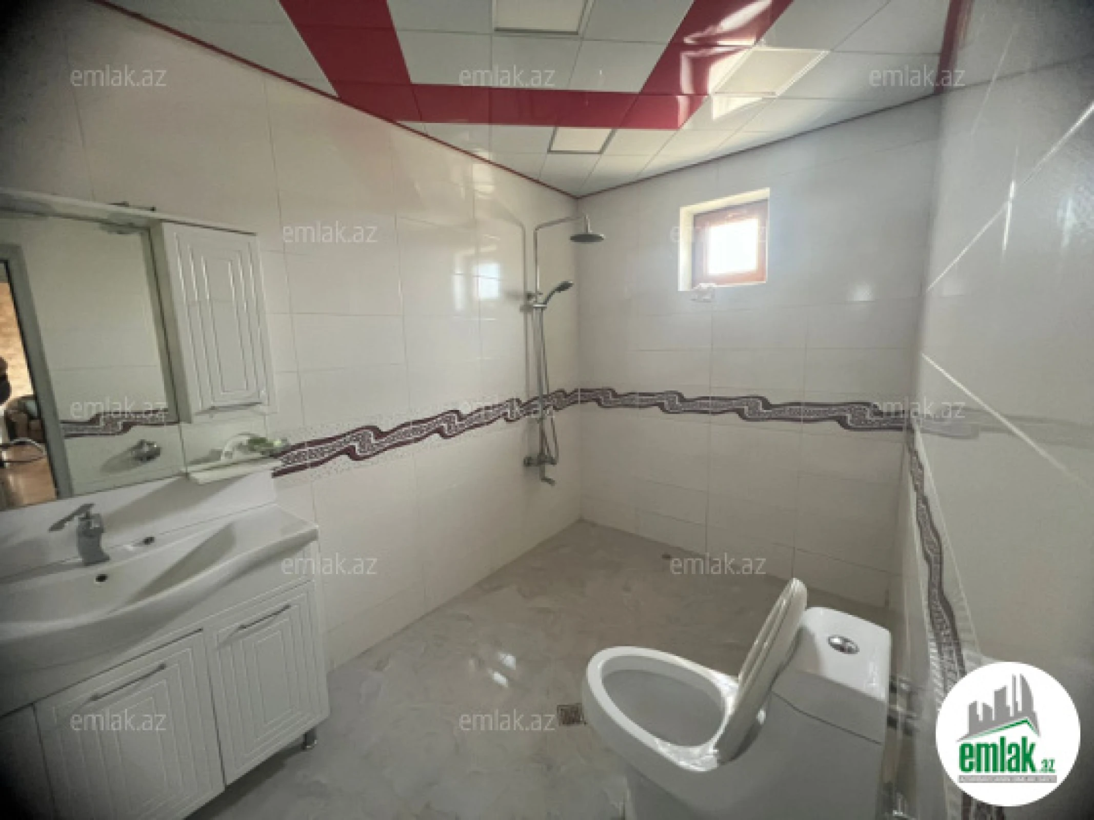 Satılır 5 otaqlı həyət evi 230 m²