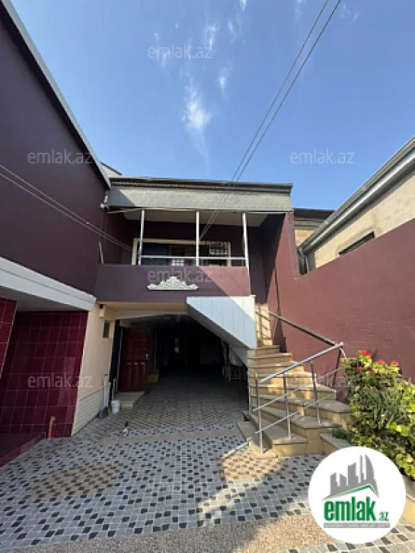 Satılır 5 otaqlı həyət evi 230 m²